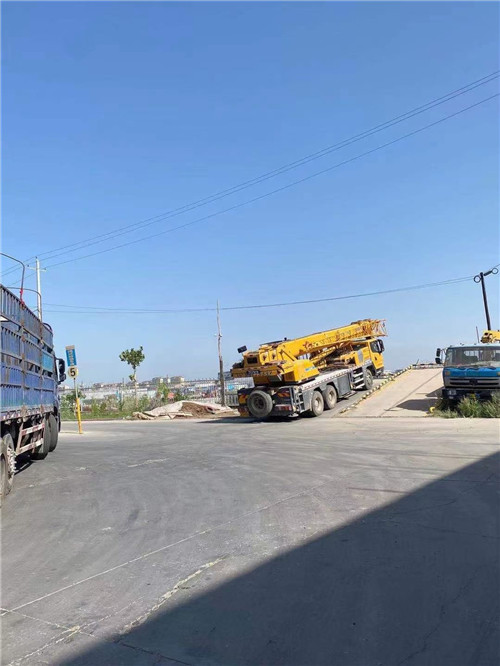 新昌县25吨吊车的租赁价格大概是多少？