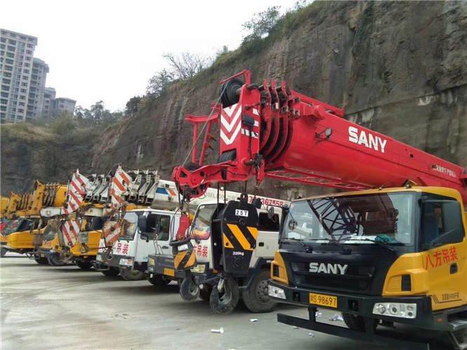 新昌县吊车出租按什么计费？台班费、单次费、里程费怎么算？