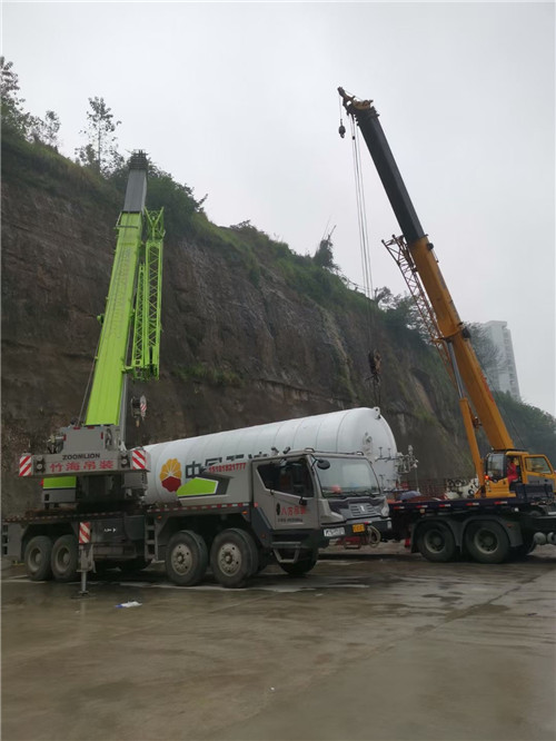 新昌县“不怕风雨冻”—— 吊车的 “恶劣环境适应” 技术